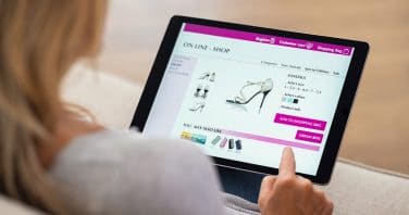 woman online shopping
